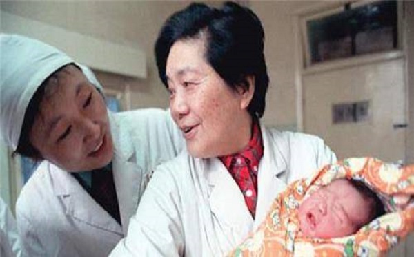 中国首例试管婴儿现在怎么样了？
